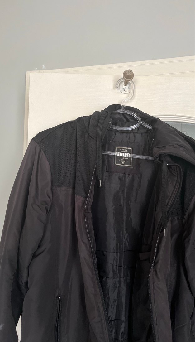 Siyah Kapüşonlu Spor Erkek Mont - Görsel 2