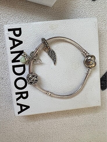 Pandora charmlı bileklik