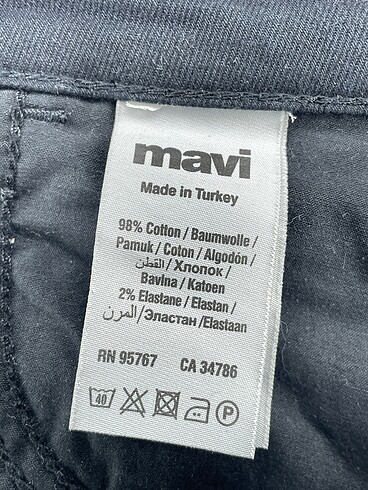26 Beden siyah Renk Mavi Jeans Jean / Kot %70 İndirimli.