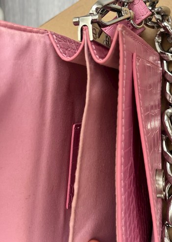 Bershka Pembe Zincir Detaylı Yılan Derisi Desenli Çanta - Görsel 10