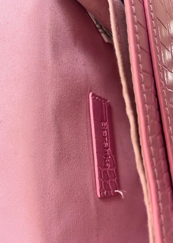 Bershka Pembe Zincir Detaylı Yılan Derisi Desenli Çanta - Görsel 9