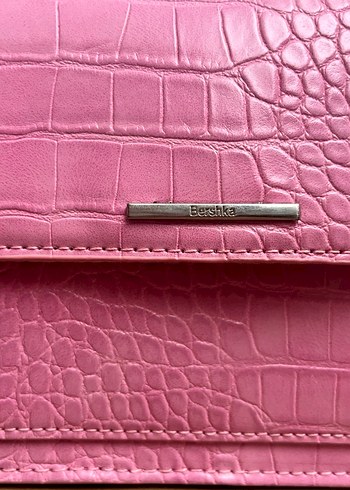 Bershka Pembe Zincir Detaylı Yılan Derisi Desenli Çanta - Görsel 6