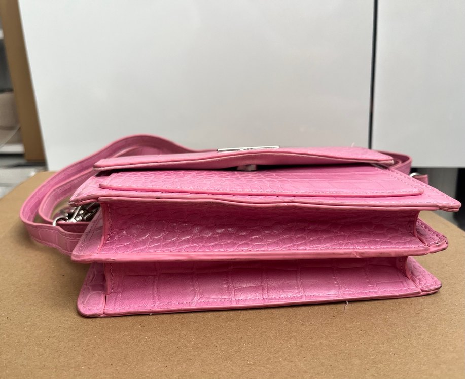 Bershka Pembe Zincir Detaylı Yılan Derisi Desenli Çanta - Görsel 4