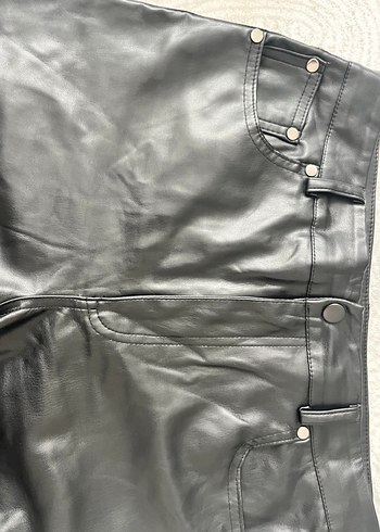 Siyah Vatkalı Deri Pantolon - Görsel 8