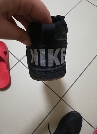 38 Beden Nike ayakkabı çok rahat hiçbir yerinde kusur yok
