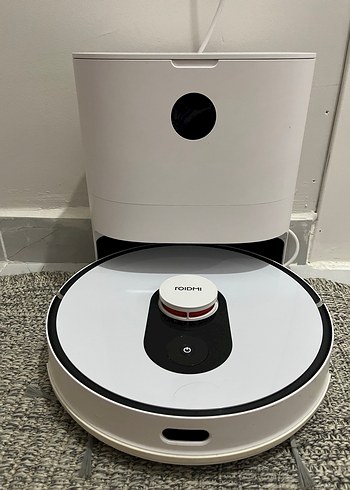 Beyaz ve Gri Robot Süpürge