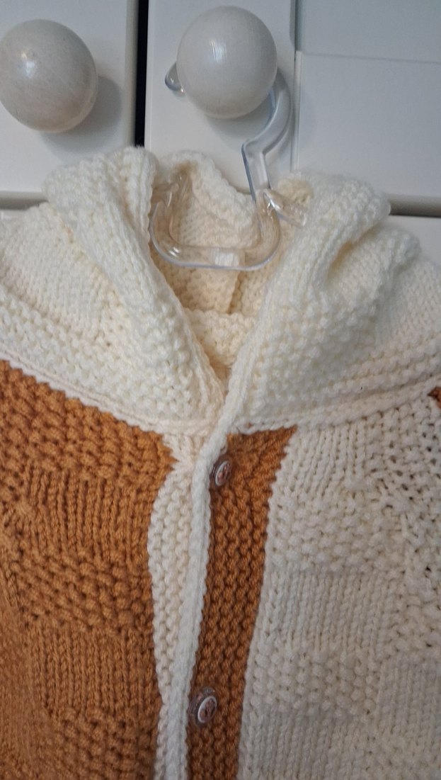 Kapüşonlu Erkek Çocuk Örgü Hırka - Görsel 3