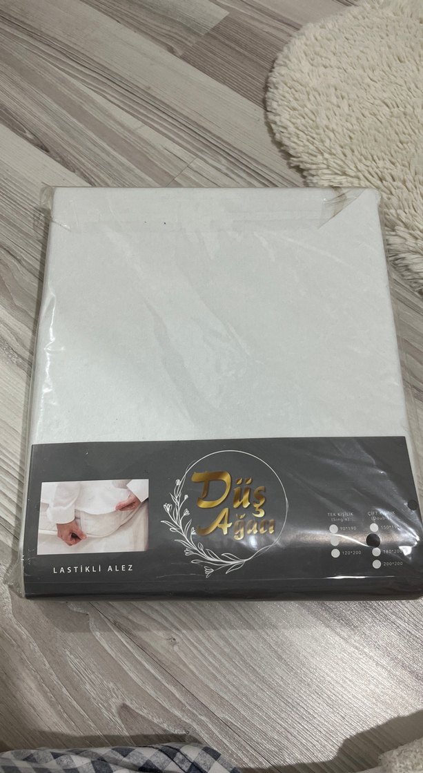 Beyaz Parlak Baskılı Sıvı Geçirmez Yatak Çarşafı - Görsel 2