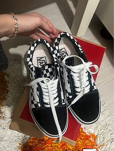 damalı vans