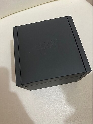 hugo boss saat kutusu