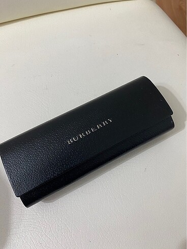 burberry gözlük kılıfı