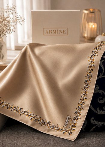 Armine Bej İpek Esarp
