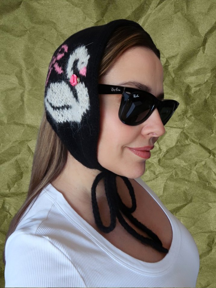 Siyah Örgü Kuğu Desenli Kadın Bere - Görsel 2