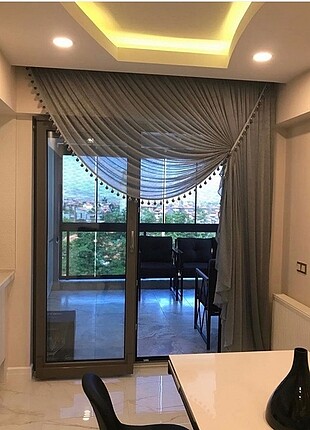 Çok şık püskül detaylı gri tül 