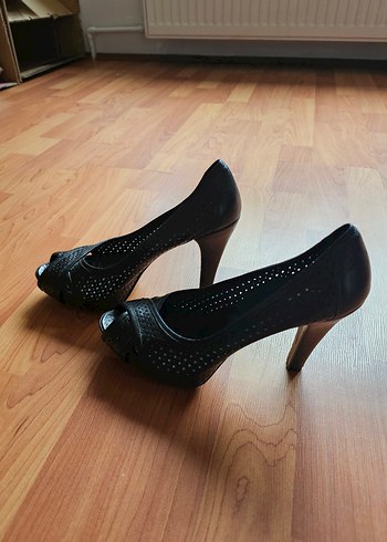 Siyah Yumuşak Deri Topuklu Ayakkabı - Görsel 2