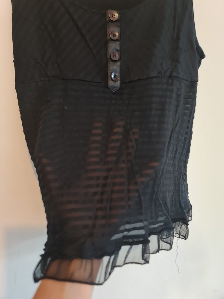 Siyah V Yakalı Düğmeli Kolsuz Bluz - Görsel 5