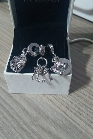 yeni charm