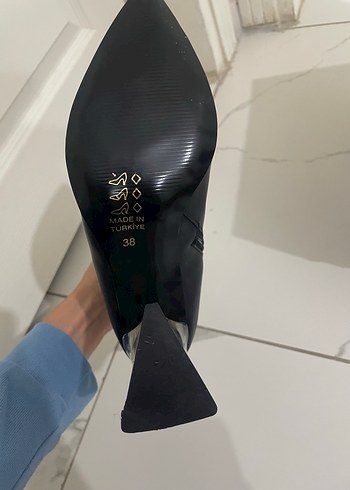 Zara Siyah Deri Stiletto Topuklu Kadın Bot