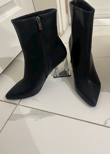 38 Beden Siyah Deri Stiletto Topuklu Kadın Bot