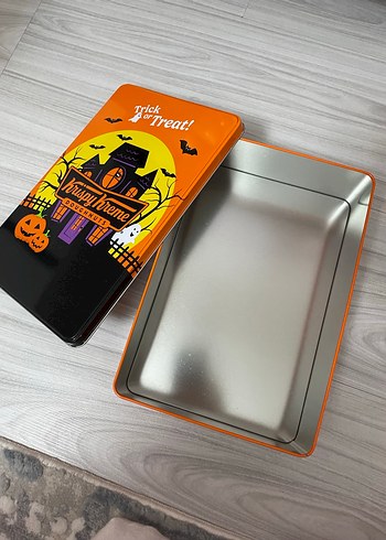 Krispy Kreme Cadılar Bayramı Temalı Teneke Kutu - Görsel 2