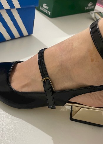 Siyah Parlak Stiletto Topuklu Kadın Ayakkabı