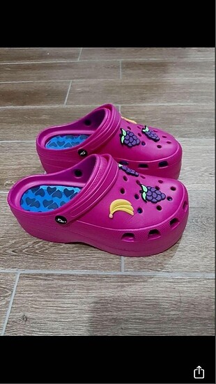 Fuşya crocs