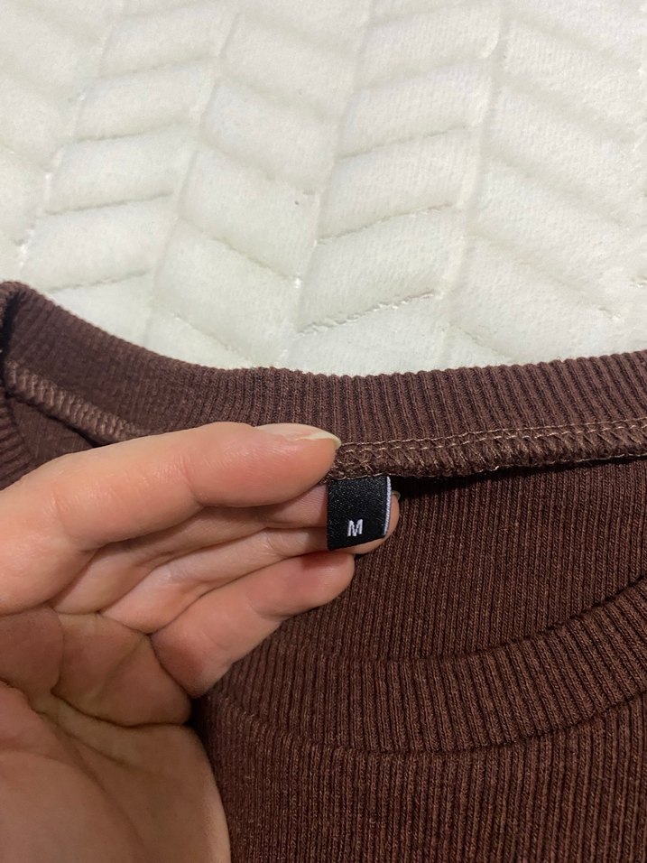 Kahverengi Yüksek Yakalı Kadın Triko - Görsel 3