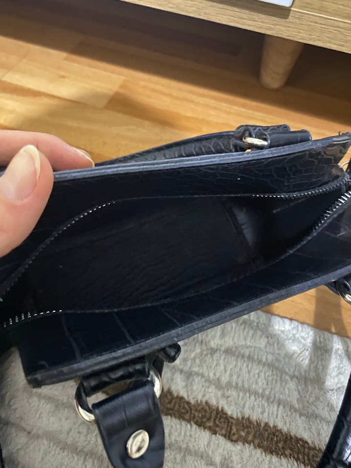 Siyah Yılan Desenli Tokalı Deri El Çantası - Görsel 3