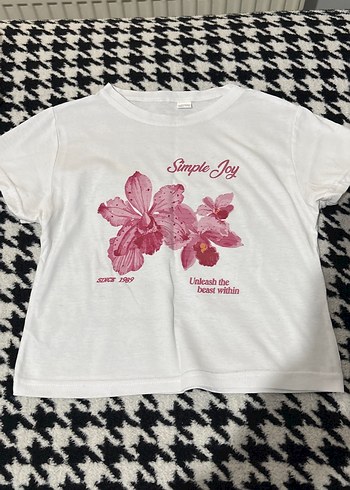 Diğer Simple Joy Pembe Cicekli Beyaz Tisort