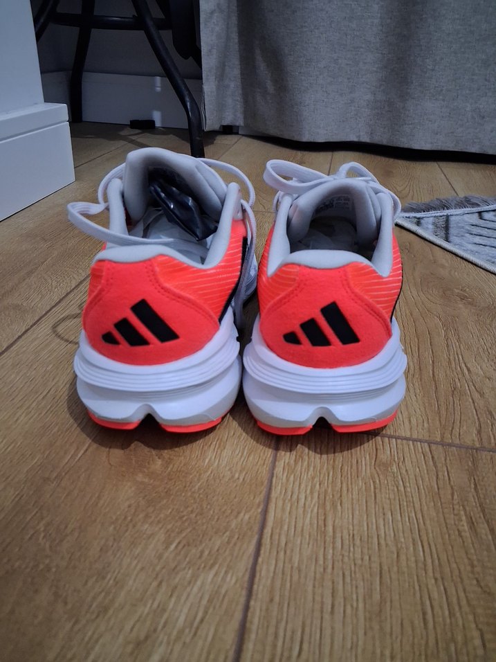 Adidas Beyaz Spor Ayakkabı — görsel 3/5