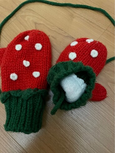 Eldiven Zara kids çilekli renk - Görsel 2