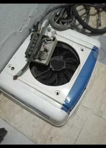 Beyaz ve Gri Fan Ünitesi