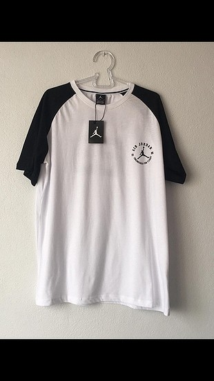 Air Jordan T-shirt en:54 boy:73