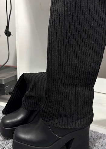 Bershka Siyah Platform Tozluklu Cizme
