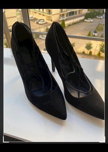 Siyah Süet Tokalı Stiletto Topuklu Kadın Ayakkabı