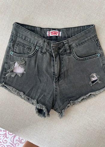 Levis Koyu Gri Yikamali Denim Sort