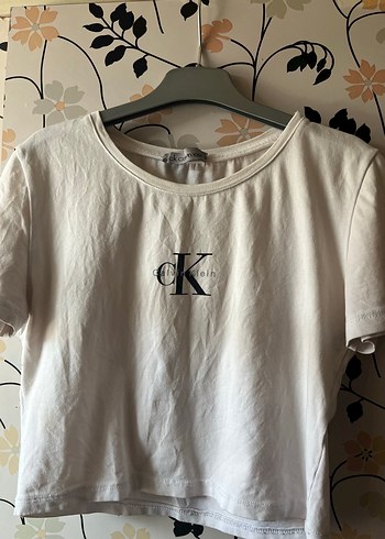 Calvin Klein Beyaz Calvin Klein Kisa Kollu Tisort