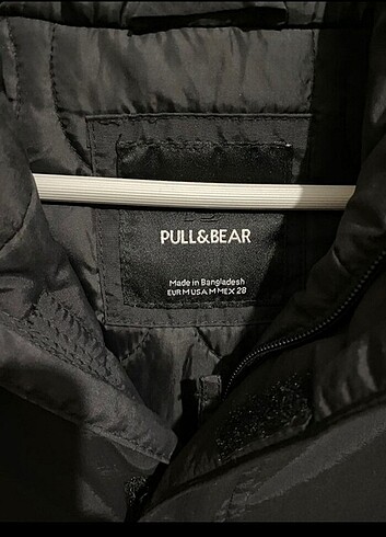 Pull and Bear Mont....