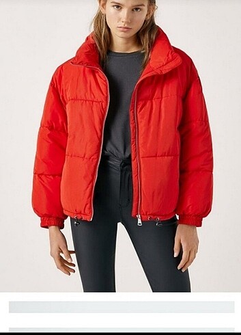 Pull and Bear Mont....