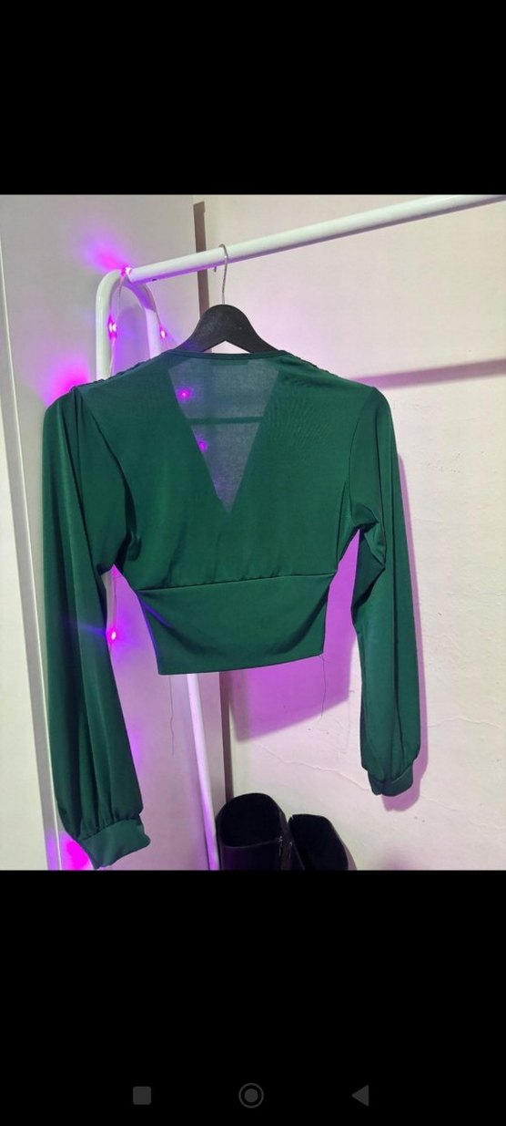 Yeşil V Yaka Drapeli Uzun Kollu Bluz - Görsel 3