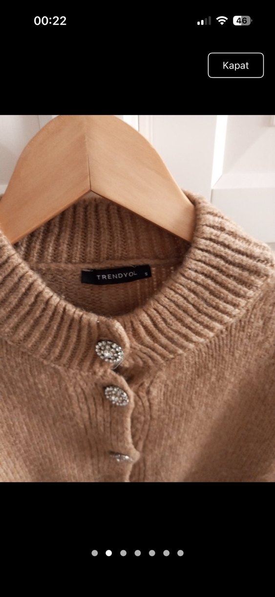 Bej Düğmeli Kadın Hırka - Görsel 2