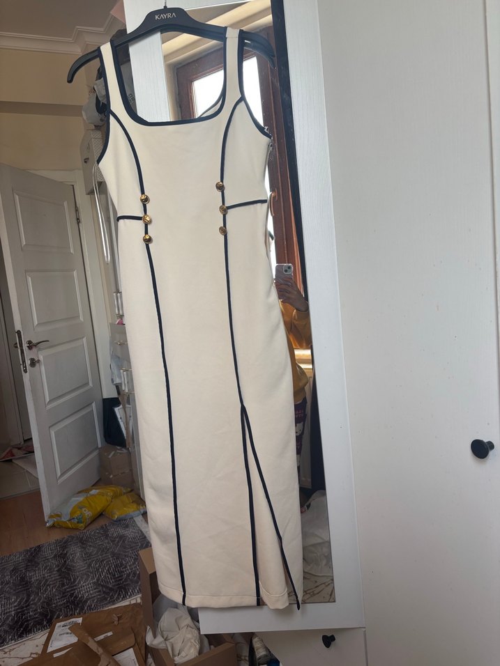 Beyaz Çizgili Uzun İnce Askılı Elbise - Görsel 5