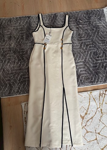 Düğmeli Beyaz Uzun Askılı Elbise - Görsel 5