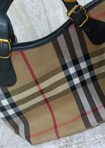 Diğer Burberry Ekose Desenli Sik Omuz Cantasi