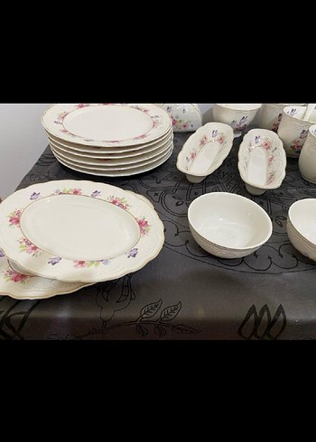 Klasik Desenli Beyaz Yemek Takımı - Görsel 4