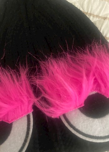 Pembe Kürklü Gotik Kadın Bere - Görsel 2