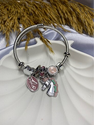 Unicorn pandora