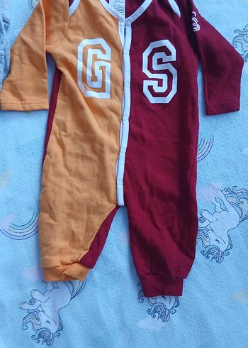Galatasaray Gri Pantolon ve Renkli Pamuklu Bebek Takımı