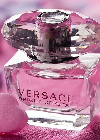 Versace Bright Crystal Seffaf Ve Sik Parfum Sisesi