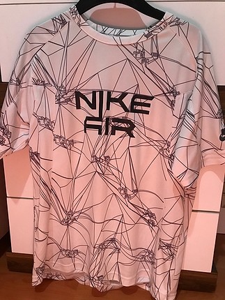Nike t-shirt 